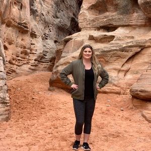 Meet your Posher, Emiley